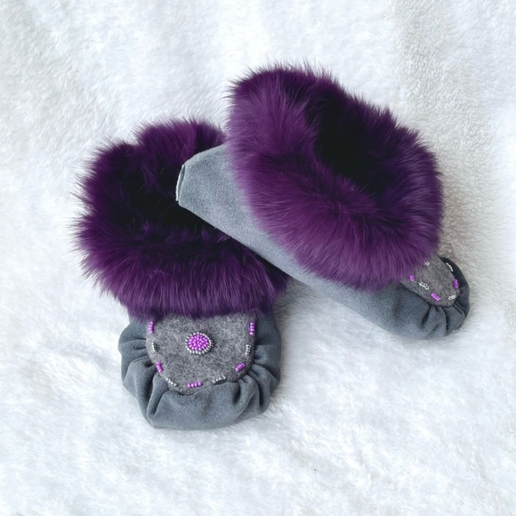 Childrens handmade size 11 moccasin slippers - Picture 1 of 1